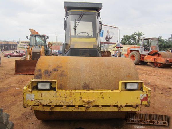 Location Engin Compacteur Bomag à Yaoundé