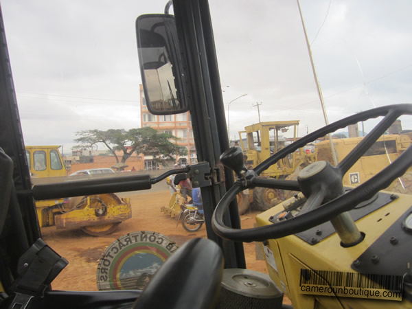 Location Engin Compacteur Bomag à Yaoundé