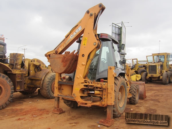 Location Engin Tractopelle Case 580 Super M à Yaoundé