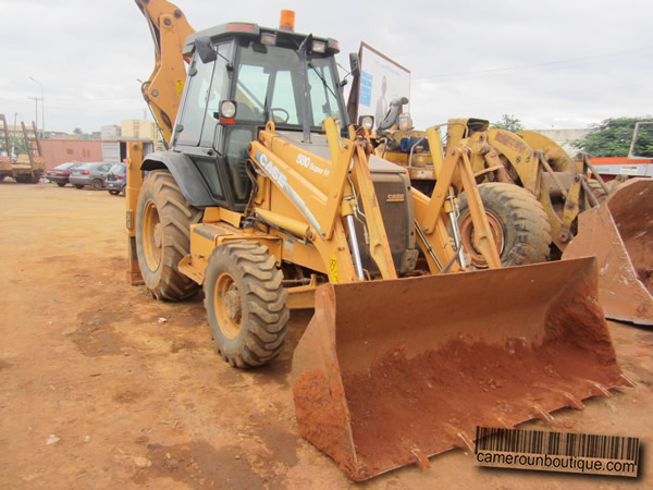 Location Engin Tractopelle Case 580 Super M à Yaoundé