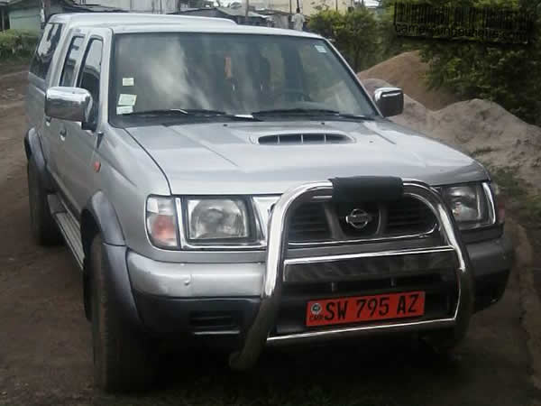 Location Pickup Nissan Hard Body à Douala