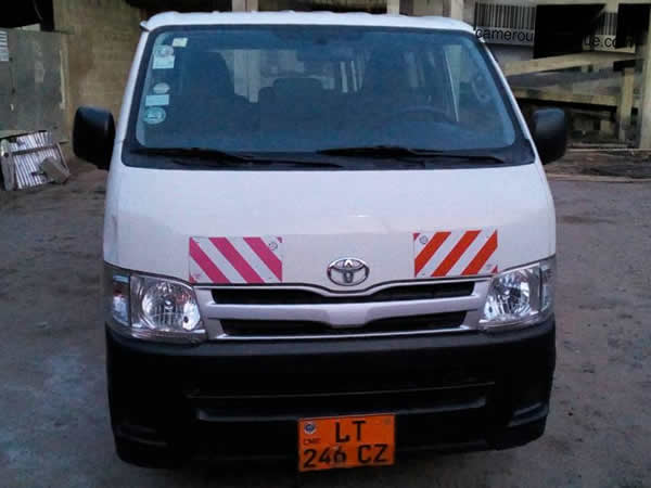 Location Toyota Minibus 15 places à Douala