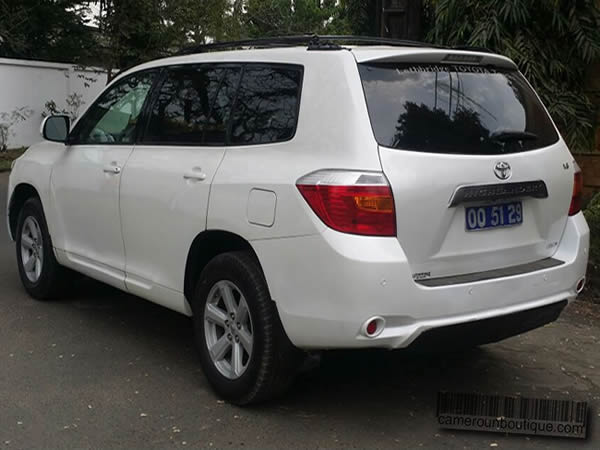 Location Toyota Highlander 4X4 à Douala