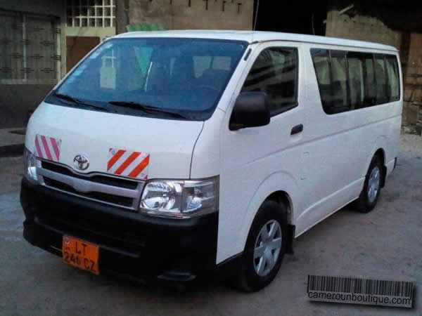 Location Toyota Minibus 15 places à Douala