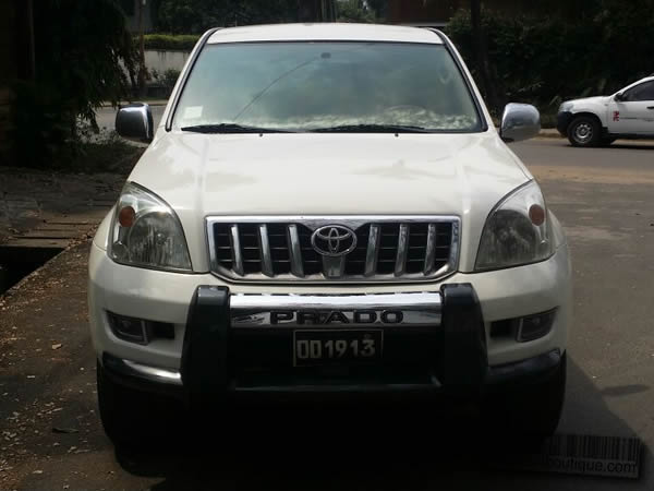 Location Toyota Land Cruiser Prado GX à Douala