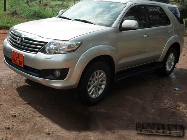  Location Voiture Toyota Fortuner à Douala