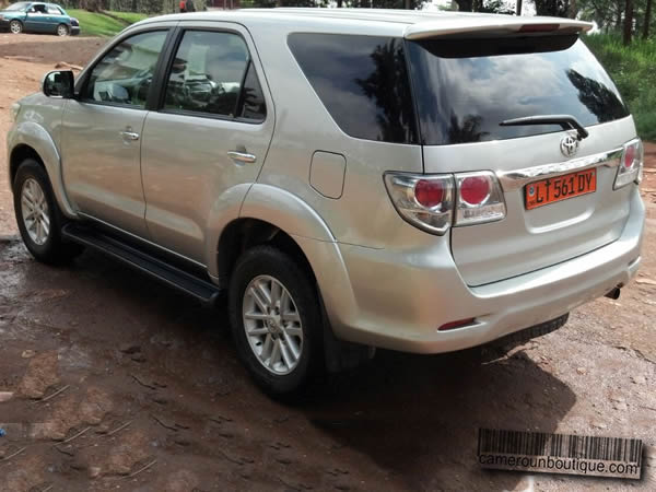  Location Voiture Toyota Fortuner à Douala