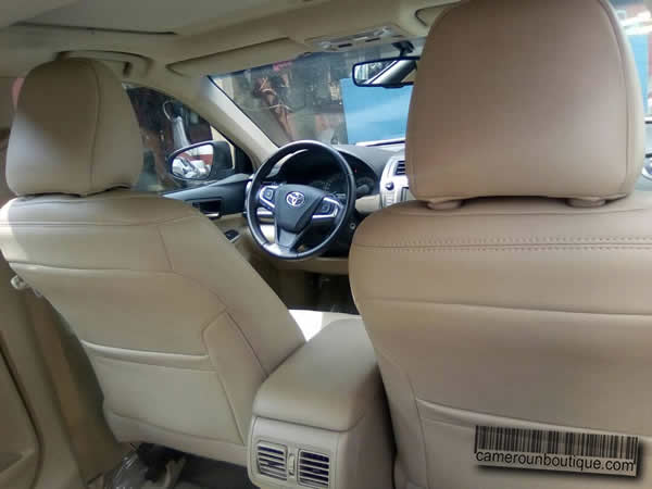 Location Voiture luxe Toyota Camry Noir GLX à Douala