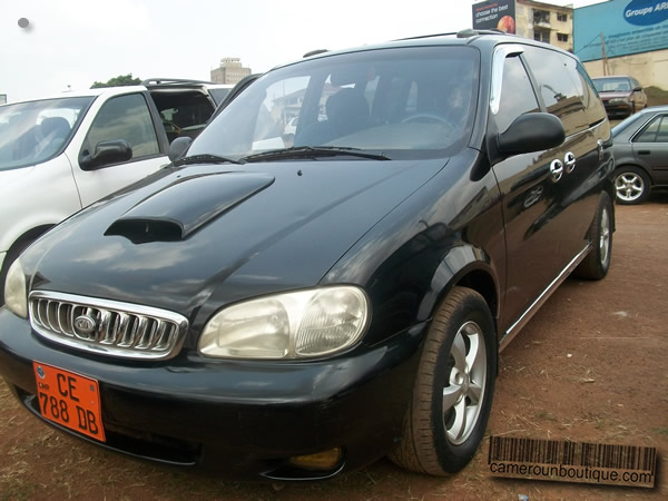 Location Voiture Kia Carnival Park 4X4 à Yaoundé