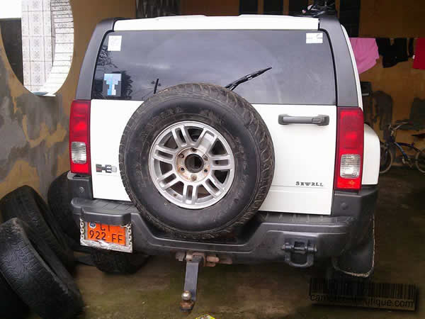 Voiture Hummer Climatisée à louer à Douala