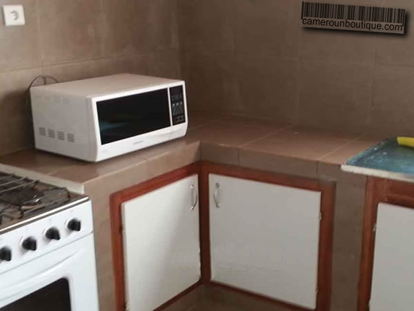 Appartement meublé 2 chambres F3 à louer à Yaoundé Emombo