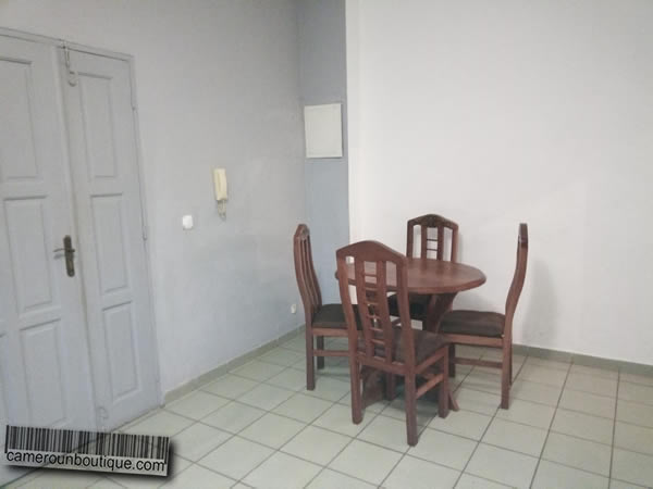 Salle à manger appartement Meublé à Omnisport Yaoundé