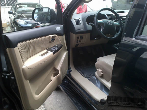 Location Toyota Fortuner 8 Places à Douala