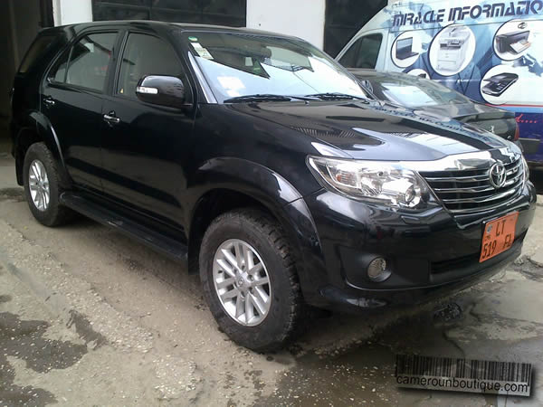 Location Toyota Fortuner 8 Places à Douala