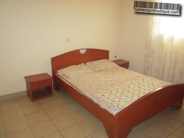 Chambre appartement meublé Yaoundé Odza Auberge Bleue