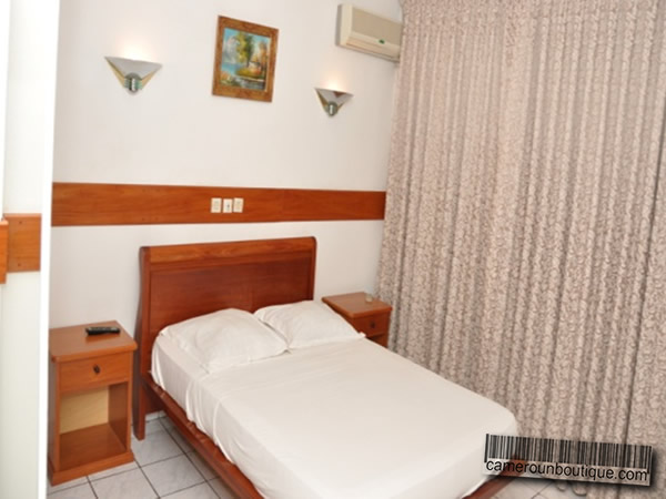 Chambre appartement meublé Douala Akwa