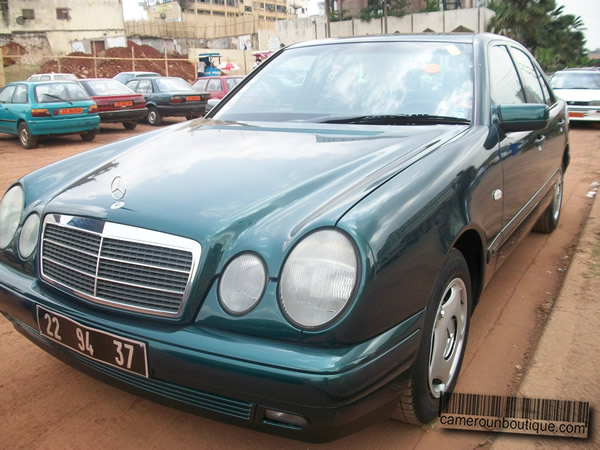 Location Voiture Mercedes Class E 280 à Yaoundé