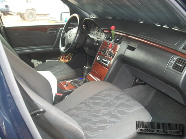 Location Voiture Mercedes Classic à Yaoundé