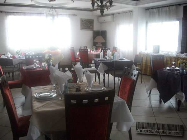 Salle de banquets à Douala Bessengué Salle de banquets à Douala Bessengué