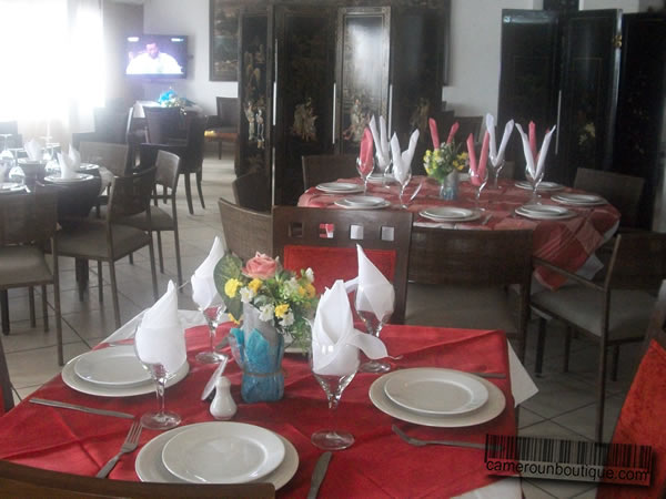Salle de banquets à Douala Bessengué Salle de banquets à Douala Bessengué