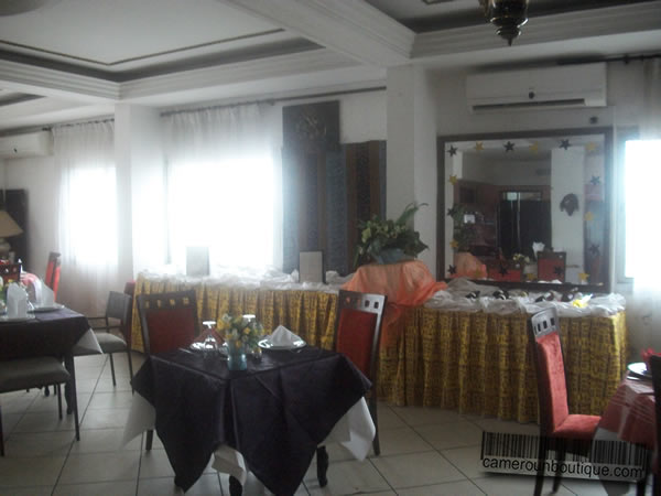 Salle de banquets à Douala Bessengué Salle de banquets à Douala Bessengué