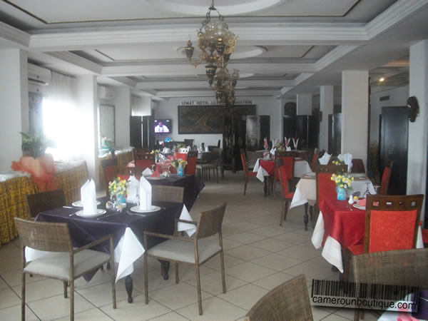 Salle de banquets à Douala Bessengué Salle de banquets à Douala Bessengué