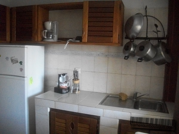 Cuisine appartement meublé Yaoundé Nkomo Résidence des palmiers