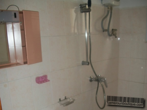 Salle de bain maison meublé Yaoundé Nkomo Résidence des palmiers