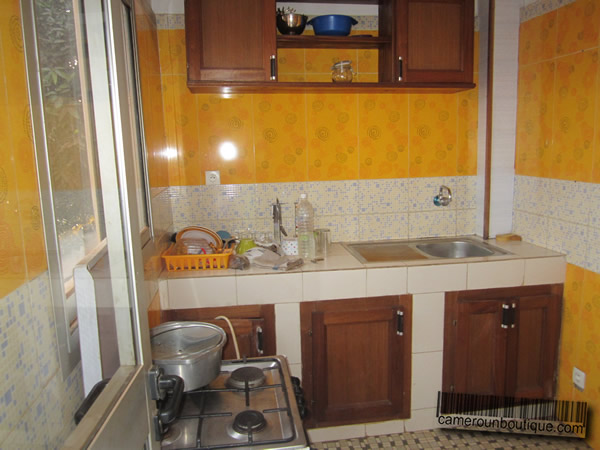 Cuisine appartement meublé Yaoundé Awae