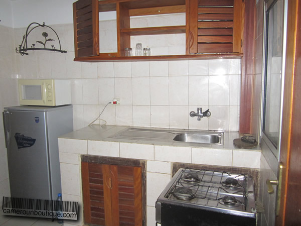 Cuisine appartement meublé Yaoundé Nkomo Résidence des palmiers