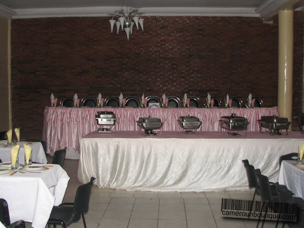 Salle de banquets 250 Places à Yaoundé Tropicana Salle de banquets 250 Places à Yaoundé Tropicana