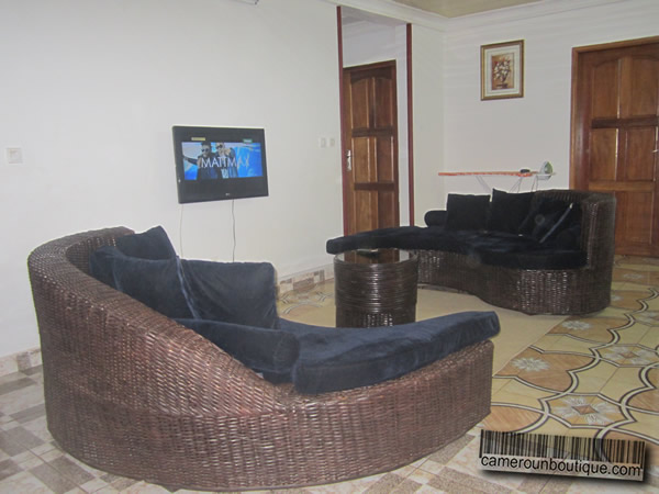 Salon appartement meublé Yaoundé Nlongkak Mballa 2