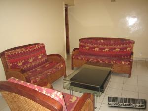 Salon appartement meublé Yaoundé Awae