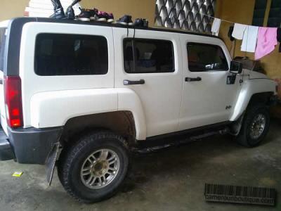 Voiture Hummer Climatisée à louer à Douala