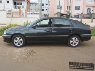  Location Voiture Toyota Avensis à Yaoundé